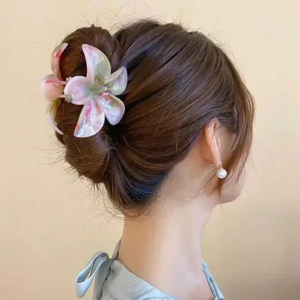 S1ce490f1780649f193643f335aa241b8J.webp Flower Hair Claw Clip for Women Fashion Hair Clips Crab Clamp Barrettes Girls Hair Accessories Summer Shark Hairpin Headwear 1pc