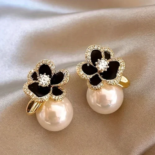 S448c08eaa57042cfb17a135e4544311cA.webp Huitan Gorgeous Black Enamel Flower Stud Earrings Wedding Party Big Round Imitation Pearl Earrings Fashion Jewelry for Women