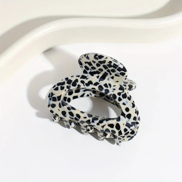 S48011acaeec548eabc0eedb05b89cb2aB.webp Elegant Sweet Small Oval Hair Claw Clip for Women Secure Grip Hair Accessories Ponytails Cute Hair Clips Sophisticated Style
