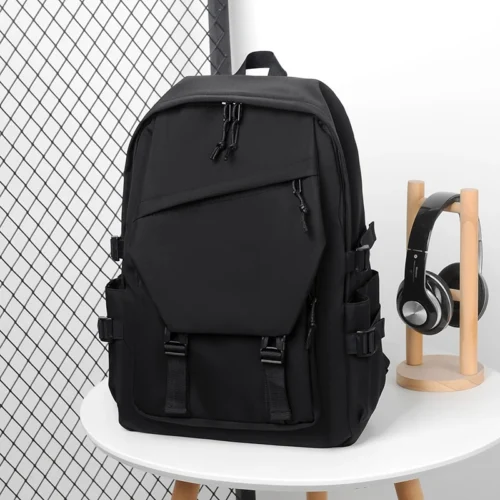 Simple solid color backpack,  travel backpack, plenty of storage space, very suitable for commuting, school, work and going out.