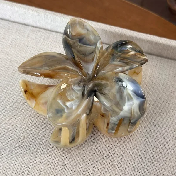 Sb9c73c1eea404d6c80c838f15eb89276m.webp Flower Hair Claw Clip for Women Fashion Hair Clips Crab Clamp Barrettes Girls Hair Accessories Summer Shark Hairpin Headwear 1pc