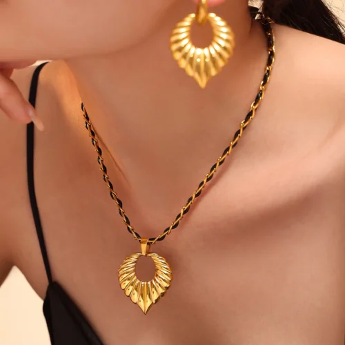 Elegant Necklace Earrings Set for Women Rhinestones Stainless Steel Gold Plated Charm Chain Jewelry Wholesale