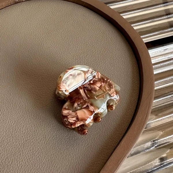 Sc9ca4621e468464cb0b656708cfd7ce1v.webp 3.5cm Small Hair Claw Acetate Hair Crabs Cute Heart Shaped Hairclips Children Women Girls for Hair Accessories Hairpins Clips